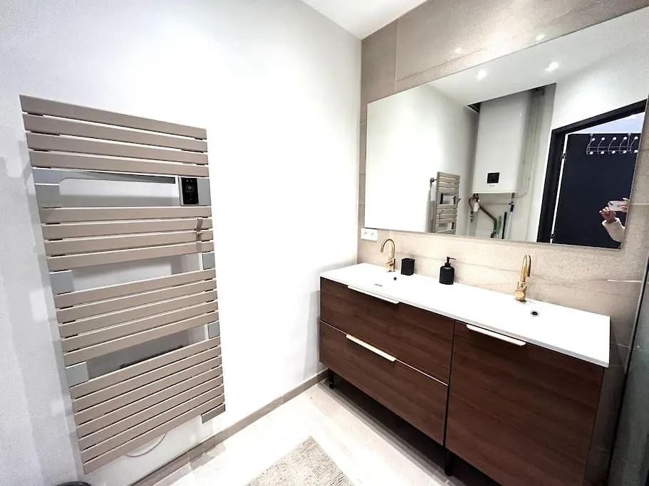 Exception- 6 Pers Neuf Hyper Centre - Clim Apartment Saint-Raphael   Saint-Raphael (Var)